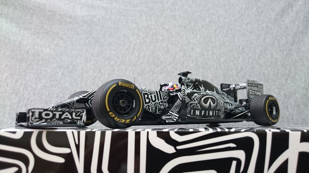 REVIEW: Spark 1:18 Red Bull RB11 Daniel Ricciardo Testcar REVIEW: Spark 1:18 Red Bull RB11 Daniel Ricciardo Testcar